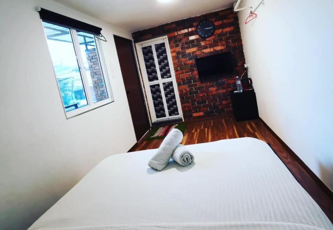 Petak Padin Cottage By The Pool, Kepala Batas  Buitenkant foto
