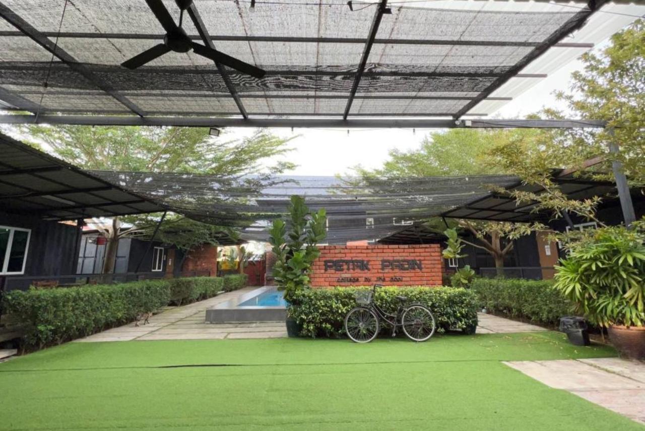 Petak Padin Cottage By The Pool, Kepala Batas  Buitenkant foto